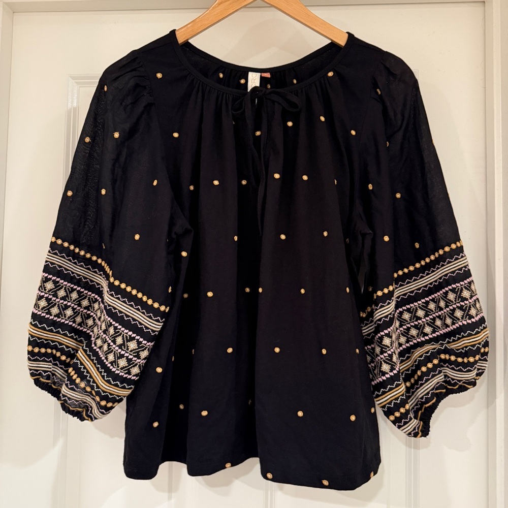 Pilcro Embroidered Bubble Sleeve Blouse Medium
